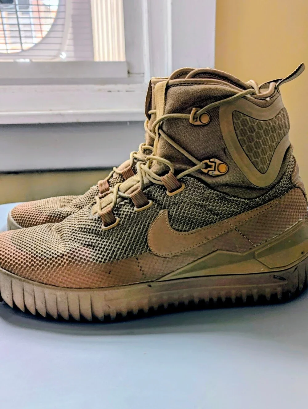 Nike Air Wild Mid Golden Beige Sneaker Boots